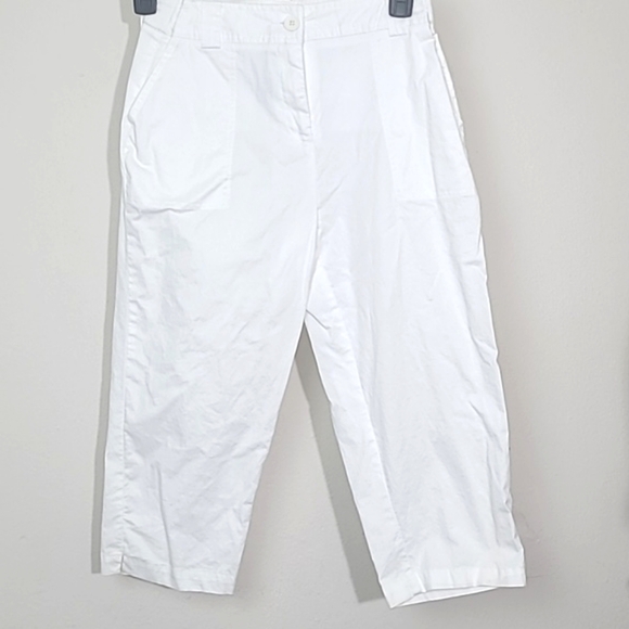 White High-Waisted Stretch Capris Straight Leg Belt Loop Cotton Blend Size 6 EUC - Picture 1 of 4